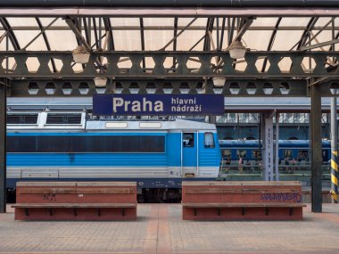 Prag Ana İstasyonu ve Çek Demiryolları Treni