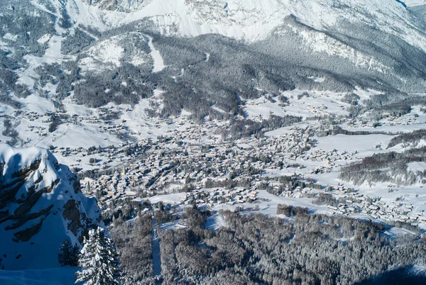 Kışın Cortina d Ampezzo'nun Havadan — Stok fotoğraf
