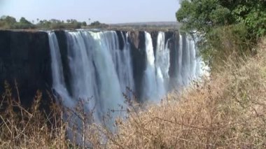 Victoria Şelalesi ve Boğaz Yuvarlanan Beyaz Su ile, Zambezi Nehri, Zimbabve ve Zambiya arasında, Afrika