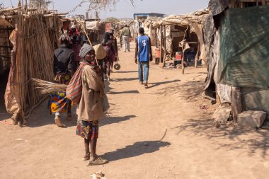 Rundu, Namibya 'daki Markette Siyah Kadın