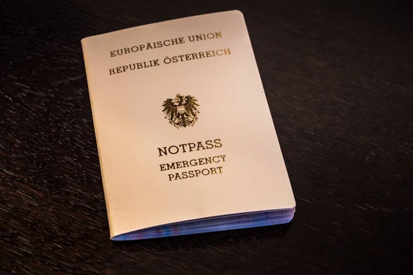 Pasaporte Europeo Emergencia República Austria Documento Viaje Color Crema Unión —  Fotos de Stock