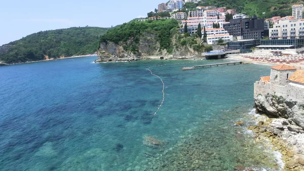 Adriyatik Denizi. Karadağ Yarımadası. Budva eski kasaba görüntülemek.