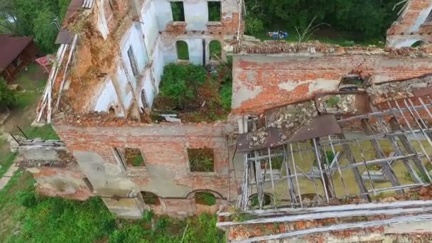 Alte Baudenkmäler Werden Für Lange Zeit Zerstört Und Verfallen Ruinen — Stockvideo