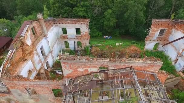 Les Monuments Architecturaux Anciens Sont Détruits Pendant Longtemps Transforment Ruines — Video