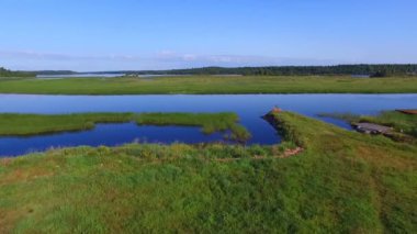 Güzel yaz nehir manzara kuş uçuş yükseklikten