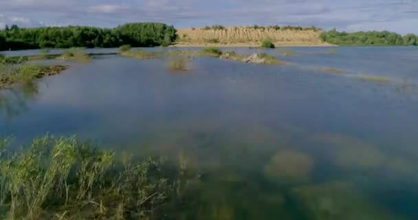 Paesaggio Russo Splendida Vista Sulle Limpide Acque Del Lago Formatesi — Video Stock