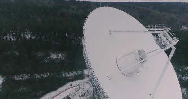 Egy Nagy Rádióteleszkóp Hallgatja Univerzum Hangjait — Stock videók