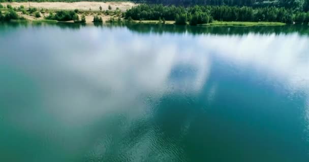 Rosyjski Krajobraz Piękne Widoki Czyste Wody Jeziora Powstały Wyniku Wydobycia — Wideo stockowe