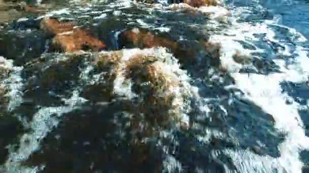 Каньйон Невеликої Бурхливої Річки Створеної Природою Протягом Десятків Століть Швидка — стокове відео