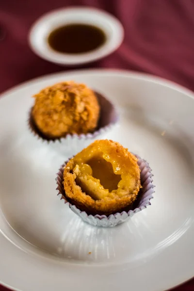 Bai yun lezzetli taro fry.