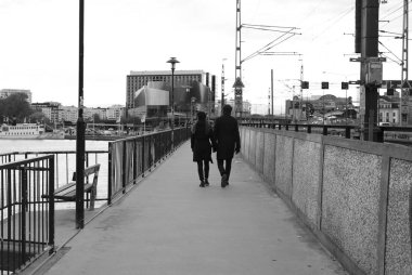 Patika üzerinde yürüme