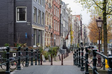 Amsterdam kanalları kış aylarında