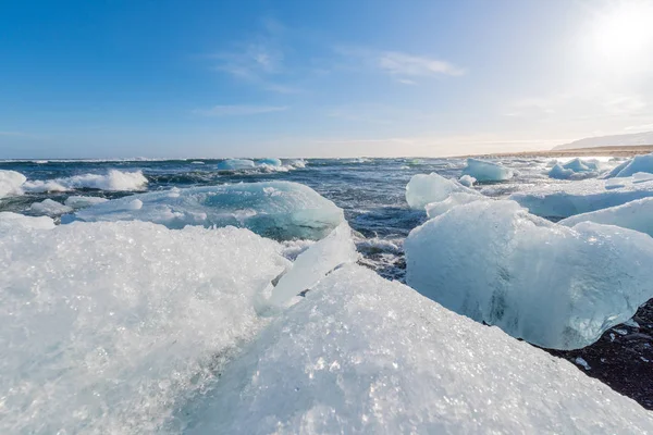 Παγετώνας πάγο στην παραλία διαμάντι — Φωτογραφία Αρχείου