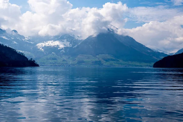 Lucern Gölü'nde Seyahat