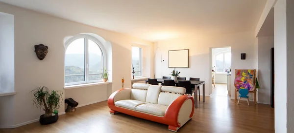 Wohnzimmer Mit Leder Und Parkett Design Sofa Große Fenster Geben — Stockfoto