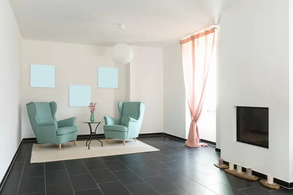Detail Von Zwei Türkisfarbenen Sesseln Einer Leeren Wohnung Niemand Drinnen — Stockfoto