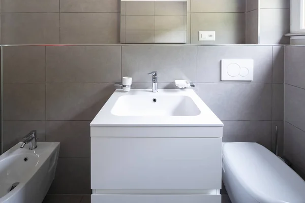 Cuarto Baño Moderno Con Grandes Azulejos Apartamento Nueva Construcción Hay — Foto de Stock