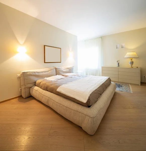 Modern villa zarif odasında. İçeride kimse yok