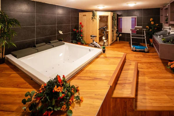 Sala Relaxamento Hidromassagem Sauna Equipamentos Ginástica Ninguém Dentro — Fotografia de Stock