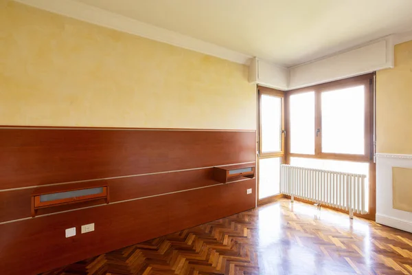 Chambre Avec Fenêtre Radiateur Personne Intérieur — Photo