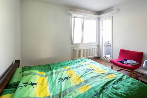 Dormitorio Con Cama Verde Clima Tropical Nadie Dentro — Foto de Stock