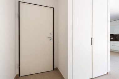 İç modern daire, içeride, beyaz duvarlar kimse yok