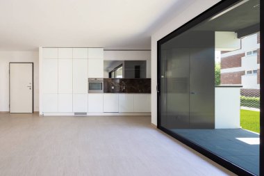 İç modern daire, içeride, beyaz duvarlar kimse yok