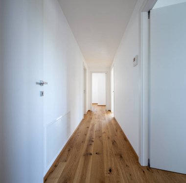 Modern daire, boş yeni alanlarda iç