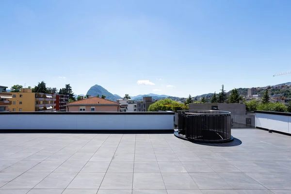 Panoramablick Von Der Letzten Etage Des Modernen Gebäudes Auf Die — Stockfoto