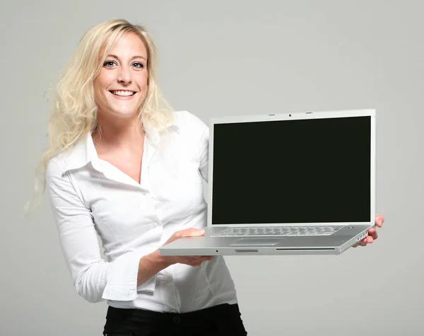 Menina Com Laptop Camisa Branca — Fotografia de Stock