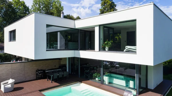 Exterieur Moderne Witte Villa Met Zwembad Tuin Niemand Binnen — Stockfoto