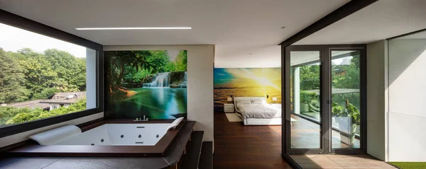 Slaapkamer Hydromassage Moderne Villa Vooraanzicht Niemand Binnen — Stockfoto