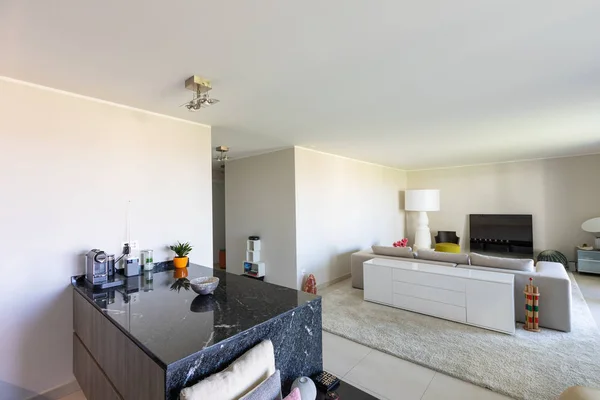 Wohnzimmer Und Küche Offenen Raum Moderne Wohnung Niemand Drinnen — Stockfoto