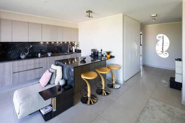 Wohnzimmer Und Küche Offenen Raum Moderne Wohnung Niemand Drinnen — Stockfoto