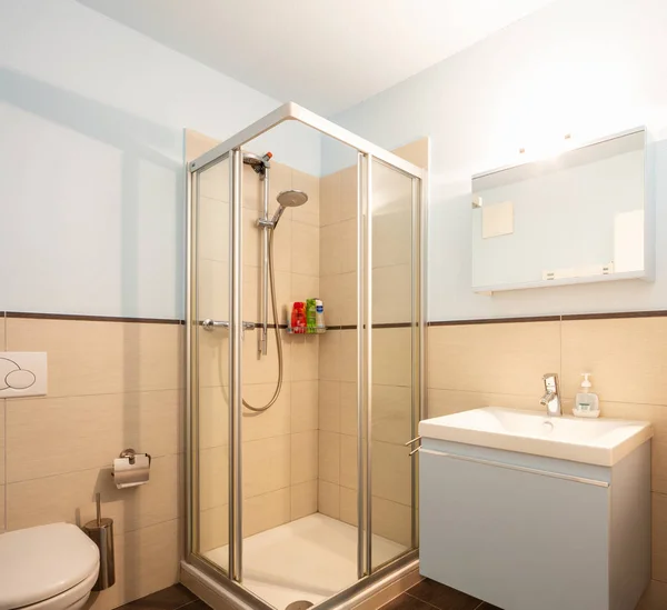 Bagno Celeste Con Doccia Lavabo Nessuno All Interno — Foto Stock