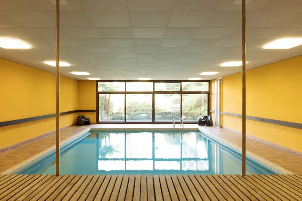 Piscina Privada Prédio Ninguém Dentro — Fotografia de Stock