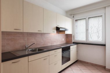 Sik ile normal kithcen fırın. İçeride kimse yok