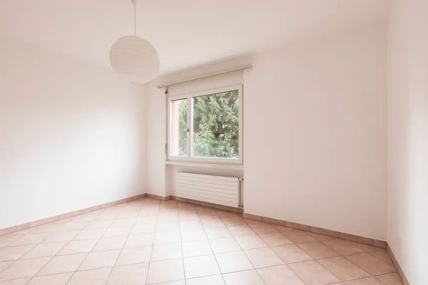 Weißes Zimmer Mit Fenster Niemand Drinnen — Stockfoto