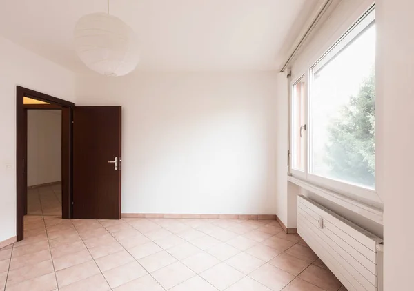 Empty Room Door Window Overlooking Nature Nobody — Stock Photo, Image