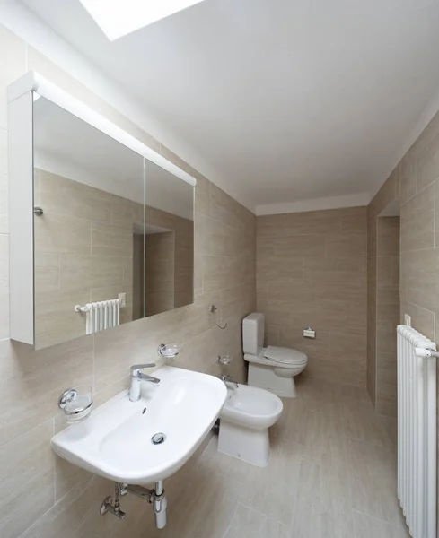 Elegantes Badezimmer Mit Marmor Niemand Drinnen — Stockfoto