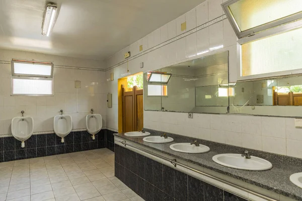 Vuile Openbare Badkamer Portugal Niemand Binnen — Stockfoto