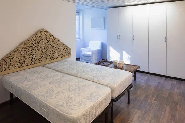 Chambre Avec Matelas Parquet Personne Intérieur — Photo