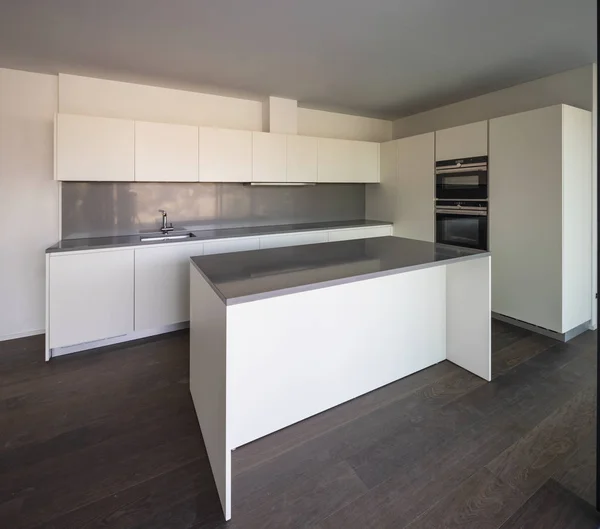 Vooraanzicht Van Moderne Witte Keuken Niemand Binnen — Stockfoto