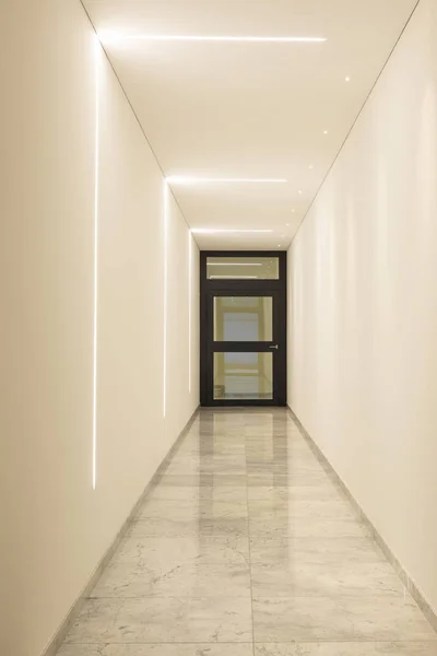 Lüks Condominium Modern Mermer Koridor Çeride Kavramı Kimse Yok — Stok fotoğraf