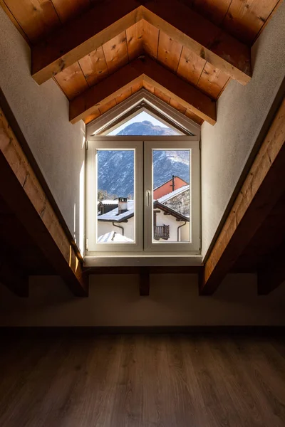 Sviçre Karla Kaplı Dağ Manzaralı Bir Penceresi Ayrıntı Çeride Kimse — Stok fotoğraf