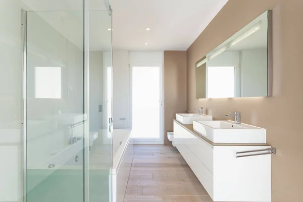 Moderno baño elegante minimalista —  Fotos de Stock