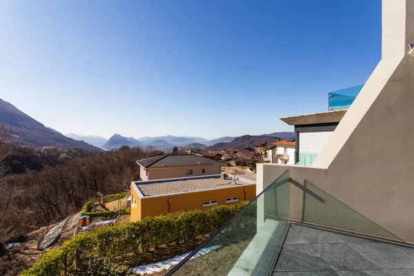 Terrazza fresca in una giornata di sole — Foto Stock