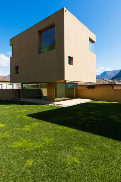 Extérieur d'une maison moderne — Photo