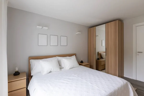 Stilvolles modernes Schlafzimmer — Stockfoto