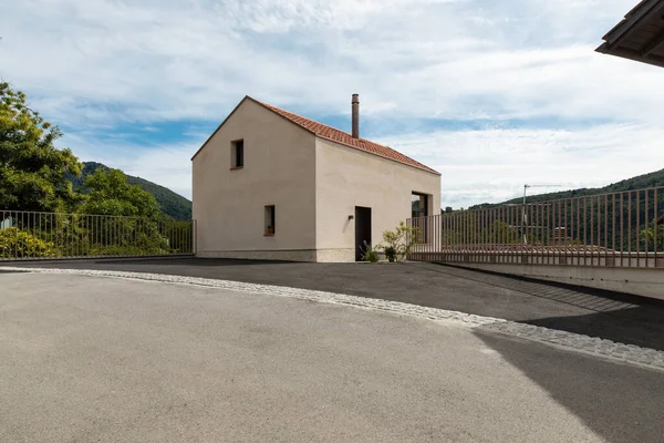 Liten Rustik Lantlig Hus Exteriör Ingen Runt Och Schweiziska Linjär — Stockfoto